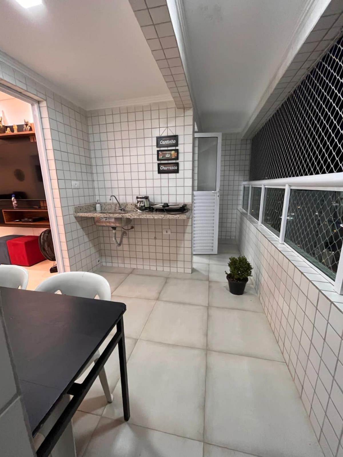 Ape Canto Do Forte,prox Praia,centro,garagem,port 24hs,streaming E Wi-fi Gratis Apartment *